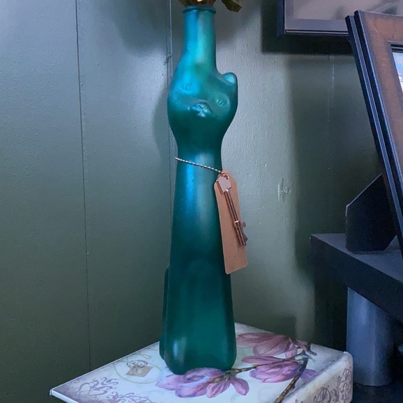 Cat Vase - Picture 2 of 3